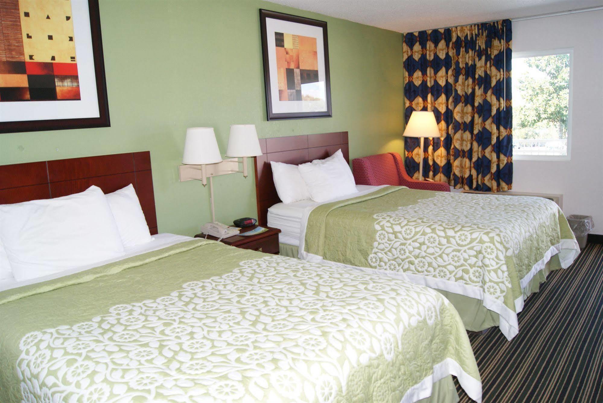 Days Inn By Wyndham Shelby Eksteriør bilde